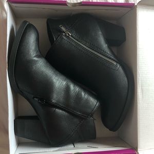 Rampage black ankle booties
